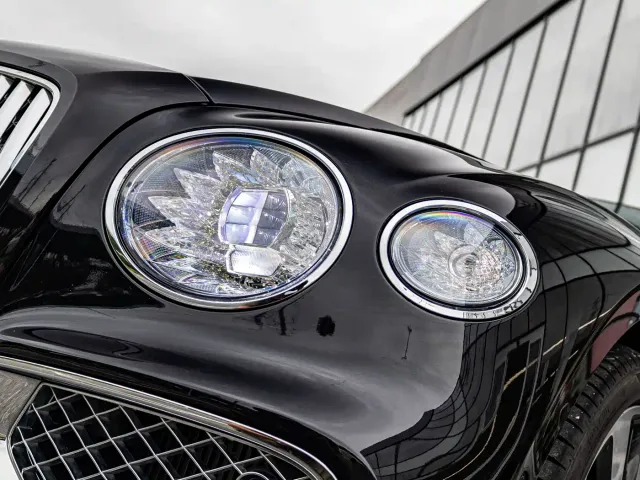 Bentley Flying Spur — Фото автомобиля 5