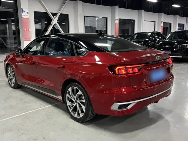Ford Mondeo — Фото автомобиля 12