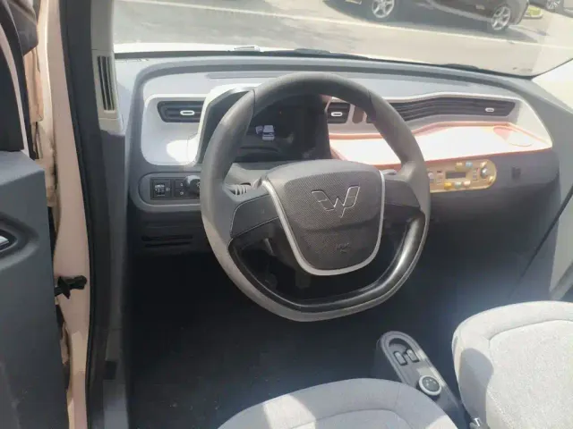 Wuling Hongguang Mini EV — Фото автомобиля 10