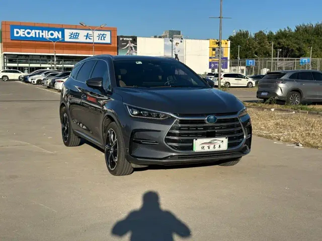 BYD Tang — Фото автомобиля 3