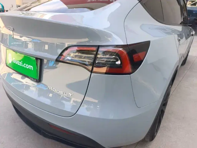 Tesla Model Y — Фото автомобиля 7