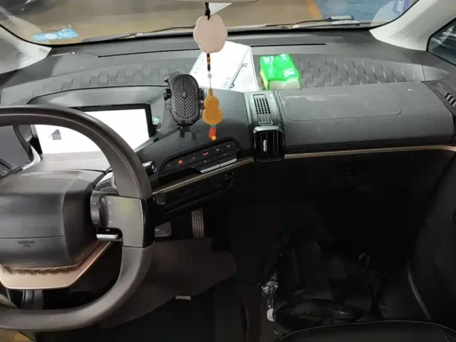 Baojun KiWi EV — Фото автомобиля 9