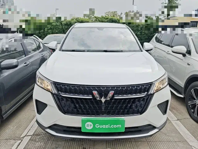 Wuling Asta — Фото автомобиля 2