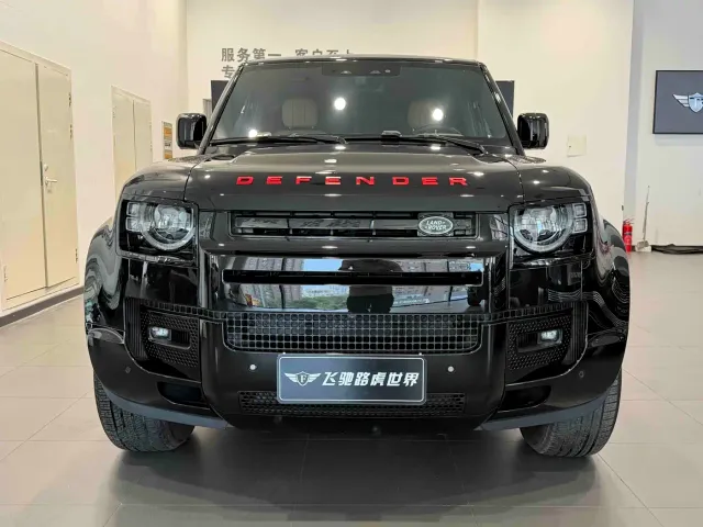 Land Rover Defender — Фото автомобиля 2