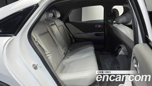 Hyundai Ioniq 6 — Фото автомобиля 17