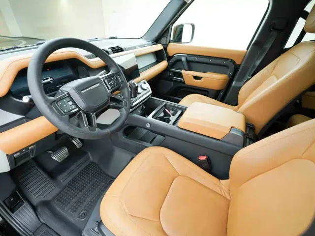 Land Rover Defender — Фото автомобиля 10