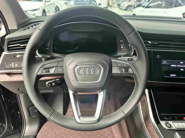 Audi Q7 — Фото автомобиля 7