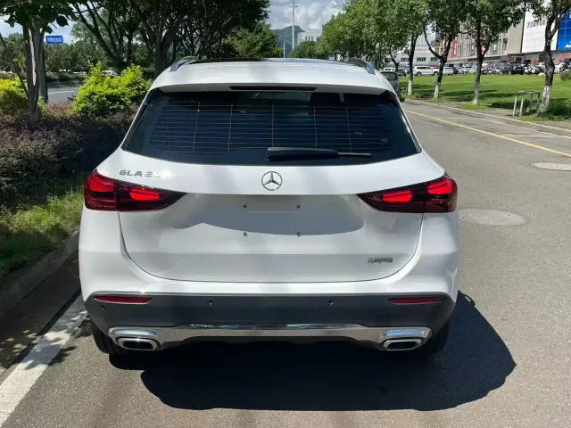 Mercedes-Benz GLA-Class — Фото автомобиля 10