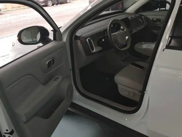 Leapmotor B10 — Фото автомобиля 15
