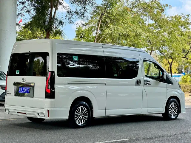 Toyota HIACE — Фото автомобиля 17