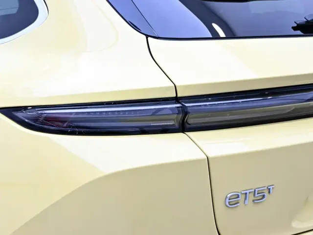 Nio ET5 Touring — Фото автомобиля 9