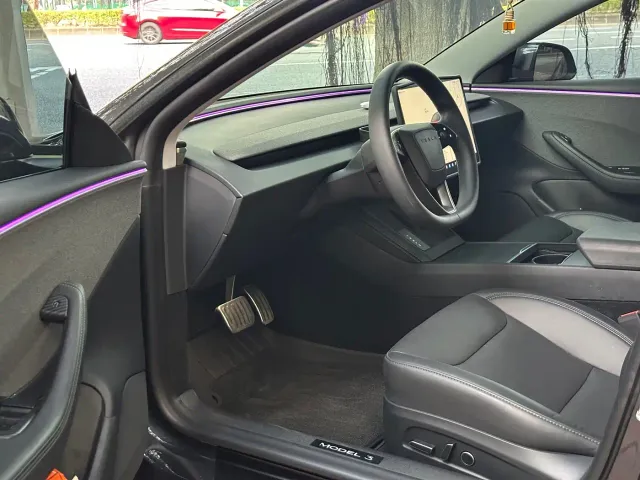 Tesla Model 3 — Фото автомобиля 9