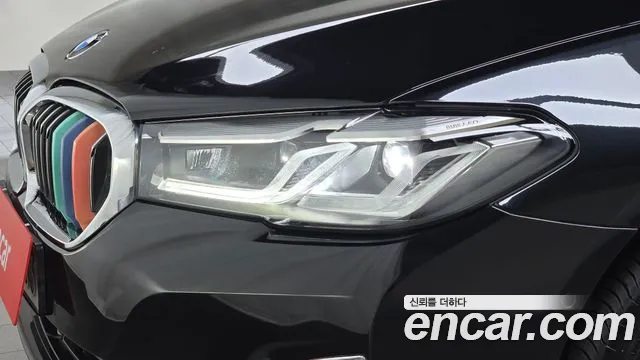 BMW 5 Series G30 — Фото автомобиля 22