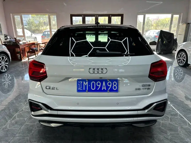 Audi Q2L — Фото автомобиля 6
