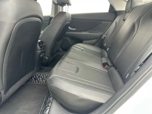Hyundai Elantra — Фото автомобиля 14