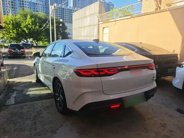 BYD Qin L — Фото автомобиля 4