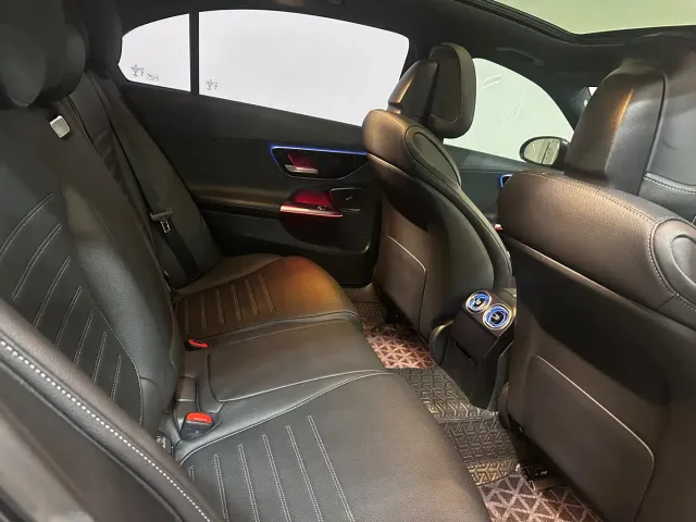 Mercedes-Benz C-Class — Фото автомобиля 11