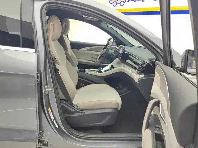 BYD Song Pro — Фото автомобиля 8