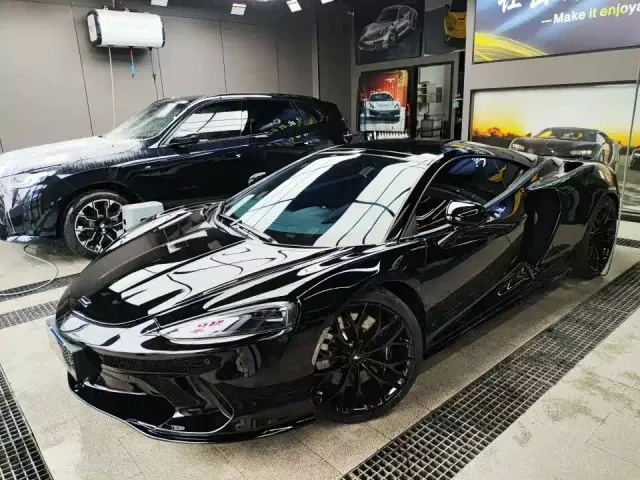 Фотография автомобиля — McLaren GT