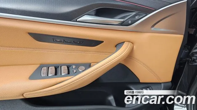 BMW 5-Series — Фото автомобиля 19