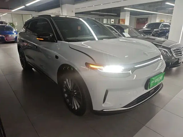 Leapmotor C11 — Фото автомобиля 3