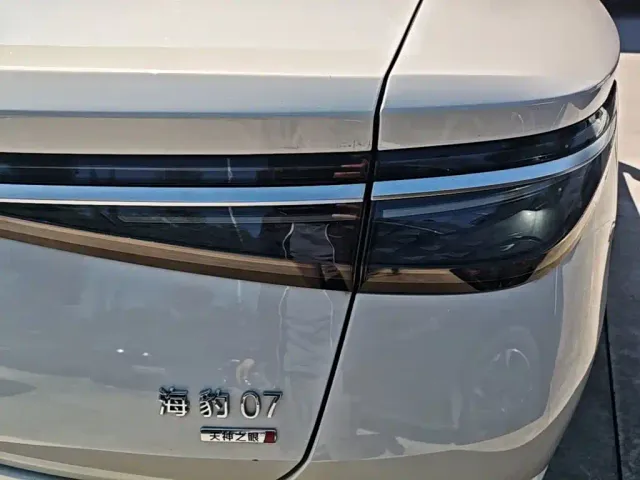 BYD Seal 07 DM-i — Фото автомобиля 7