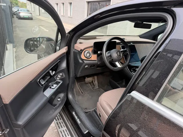 Mercedes-Benz EQE SUV — Фото автомобиля 7