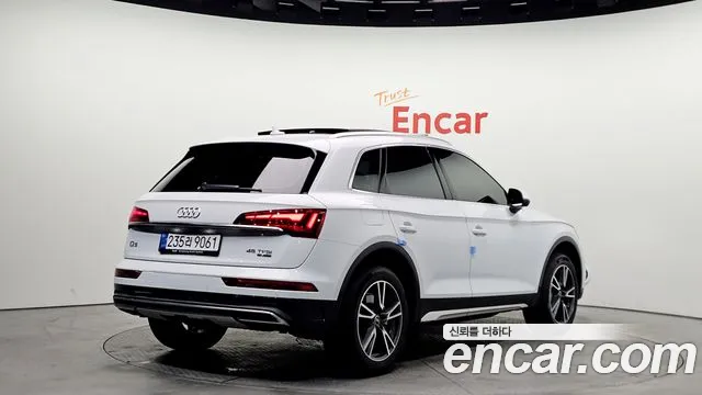 Audi Q5 45 TFSI quattro — Фото автомобиля 2