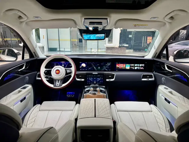 Hongqi E-HS9 — Фото автомобиля 4