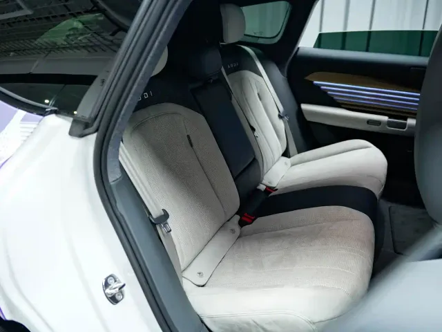 Audi E5 Sportback — Фото автомобиля 8