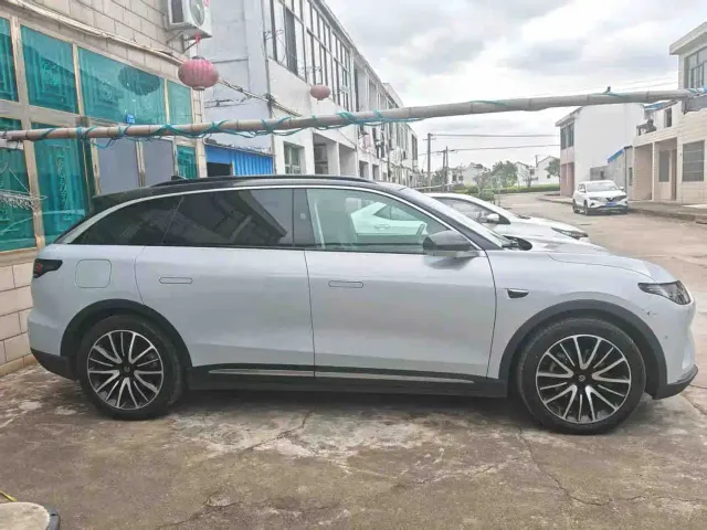 Leapmotor C11 — Фото автомобиля 8