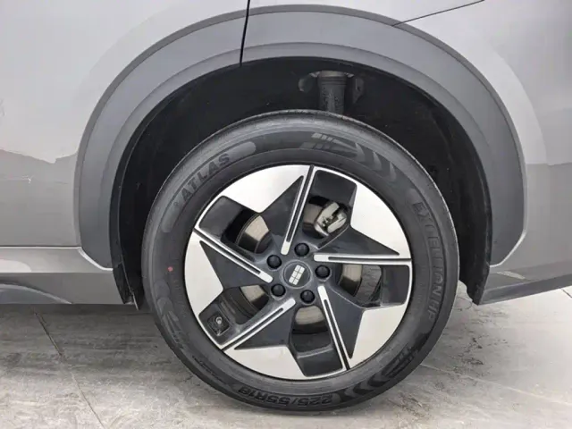 Geely Galaxy E5 — Фото автомобиля 10