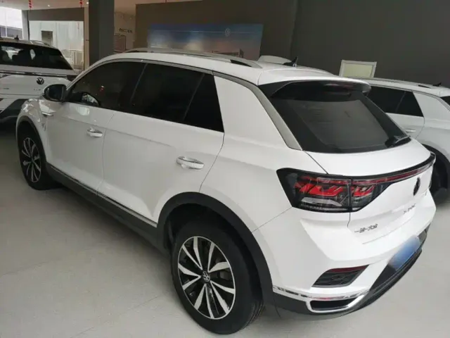 Volkswagen T-Roc — Фото автомобиля 4