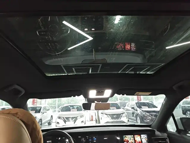 Li Auto ONE — Фото автомобиля 17