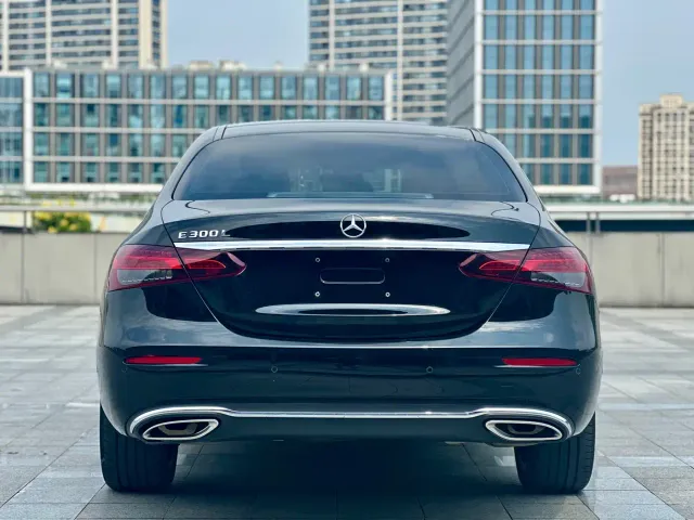 Mercedes-Benz E-Class — Фото автомобиля 14