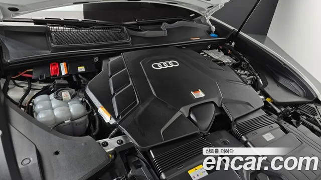 Audi Q8 55 TFSI quattro Premium — Фото автомобиля 5