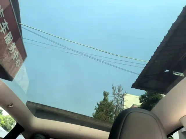 Tesla Model Y — Фото автомобиля 17