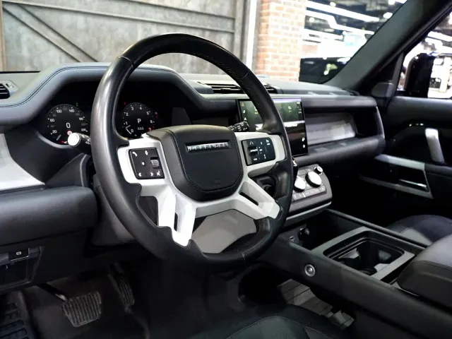 Land Rover Defender — Фото автомобиля 6