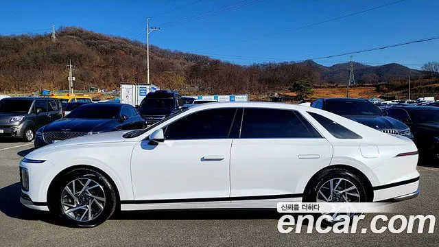 Hyundai Grandeur Grandeur (GN7) 3.5 LPG 2WD (Такси) — Фото автомобиля 19