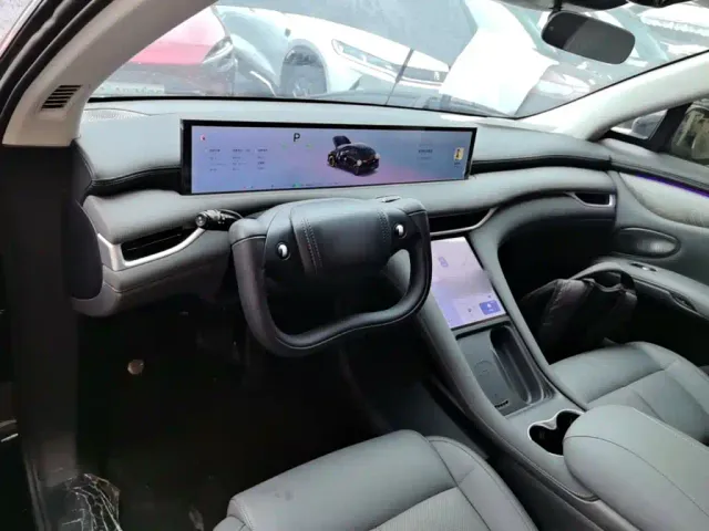 IM Motors LS6 — Фото автомобиля 9