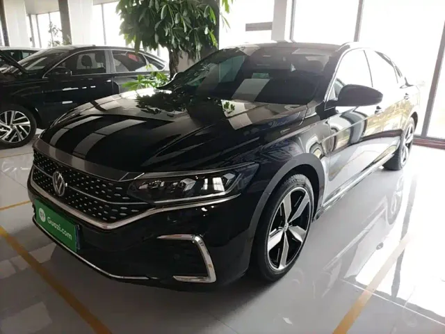 Фотография автомобиля — Volkswagen Passat