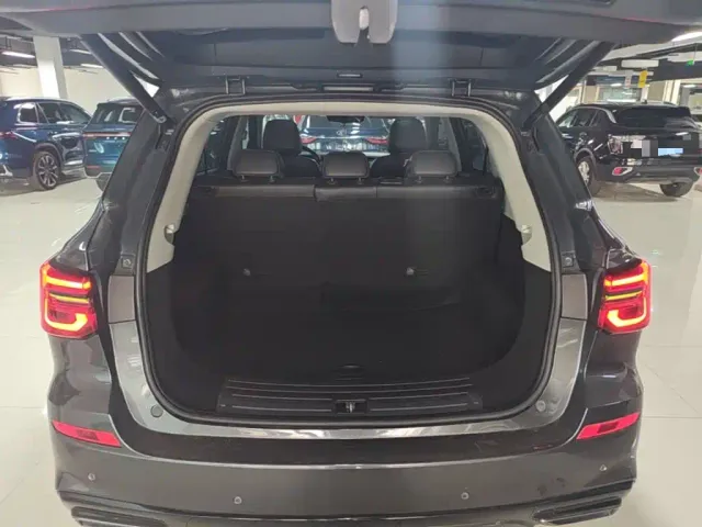 Roewe RX5 — Фото автомобиля 18