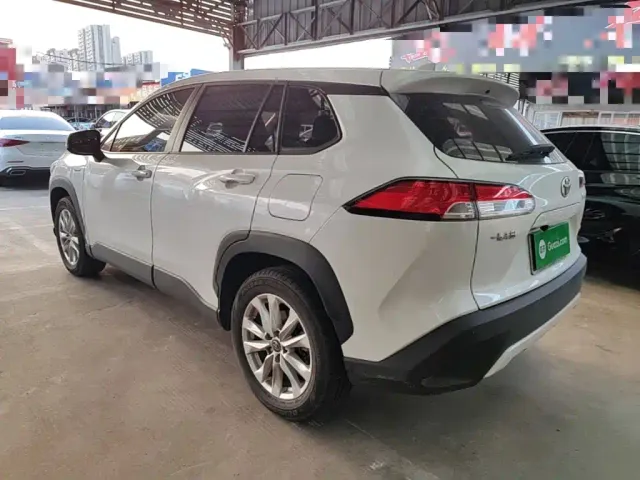 Toyota Corolla Cross — Фото автомобиля 4