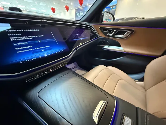 Mercedes-Benz E-Class — Фото автомобиля 5