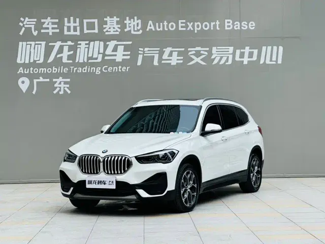 Фотография автомобиля — BMW X1