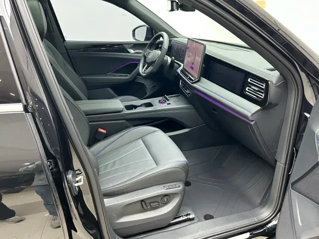 Volkswagen Tiguan L — Фото автомобиля 11