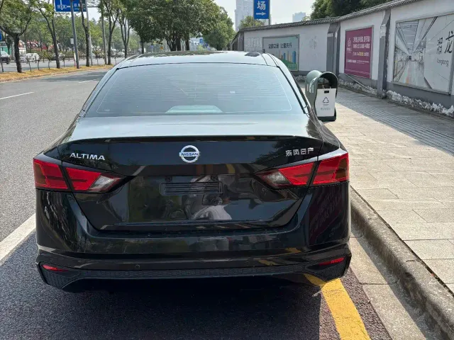 Nissan Teana — Фото автомобиля 6