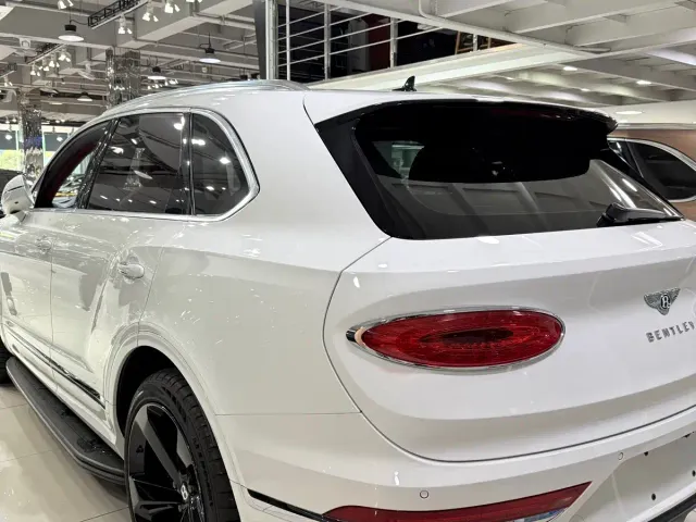 Bentley Bentayga — Фото автомобиля 5