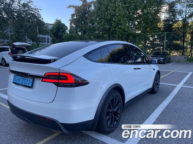 Tesla Model X — Фото автомобиля 2