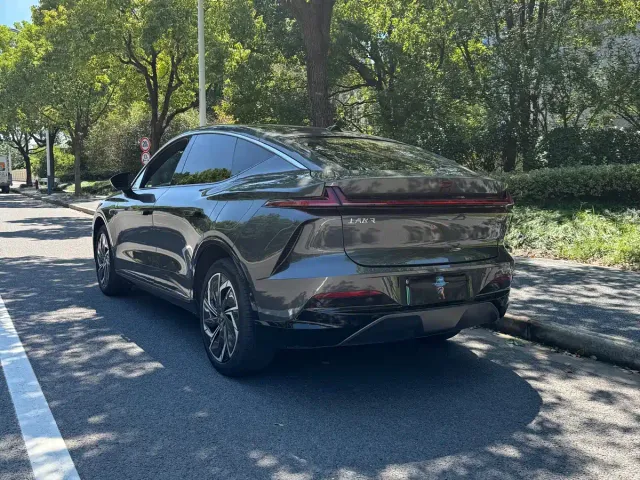 Roewe Feifan R7 2022 Standard Premium Edition — Фото автомобиля 16